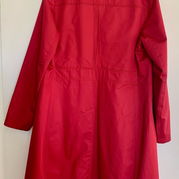 Burberry Red Trench Coat with Monochromatic Red Plaid Lining ❤️ - Picture 8 of 9